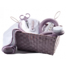 Muy bonita y completa cesta de aseo para bebé!!!
